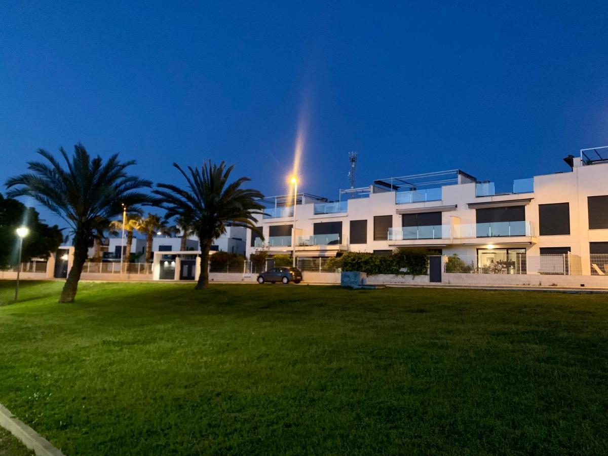 Punta Prima Villa 3 Bedrooms And Solarium Sea View トレビエハ エクステリア 写真